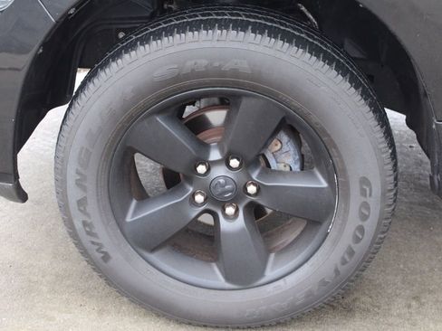 Used 2018 RAM 1500 Express w/ Black Ram 1500 Express Group image 12