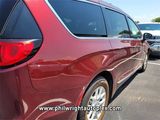 Used 2020 Chrysler Pacifica Touring-L image 3