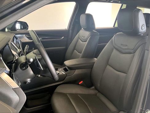 Used 2025 Cadillac XT6 Sport w/ Technology Package image 26