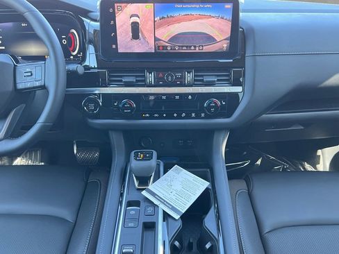 New 2026 Nissan Pathfinder SL image 3