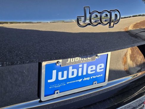 New 2025 Jeep Grand Cherokee L Altitude AWD/4WD image 30