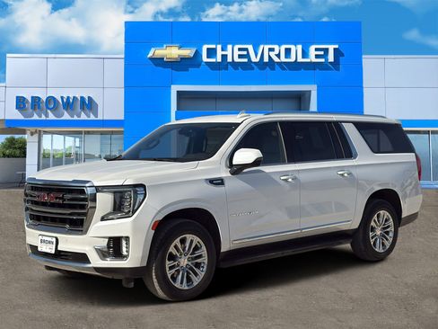 Used 2022 GMC Yukon XL SLT w/ SLT Luxury Package image 6