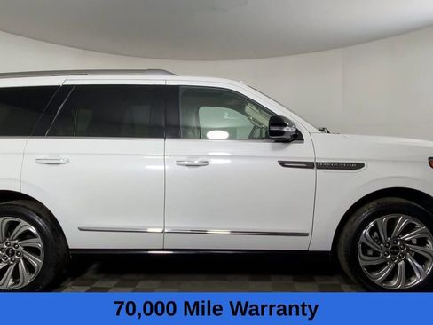 Used 2022 Lincoln Navigator Reserve image 3
