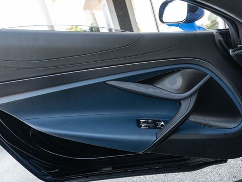 Used 2024 McLaren 750S Spider image 26