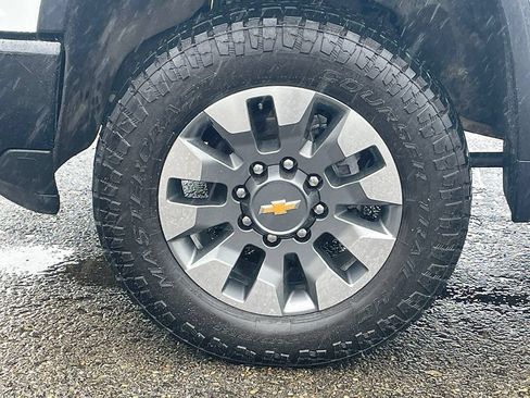 Used 2024 Chevrolet Silverado 2500 Custom w/ Custom Value Package AWD/4WD image 32