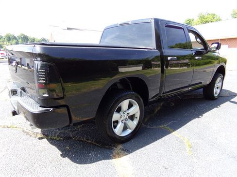Used 2015 RAM 1500 Express AWD/4WD image 6