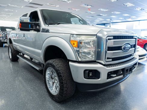 Used 2015 Ford F250 Platinum w/ FX4 Off-Road Package AWD/4WD image 3