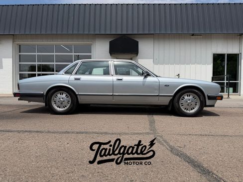 Used 1994 Jaguar XJ6 RWD image 1