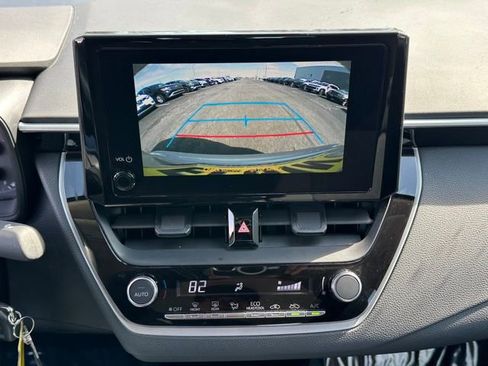 Used 2025 Toyota Corolla LE FWD image 32