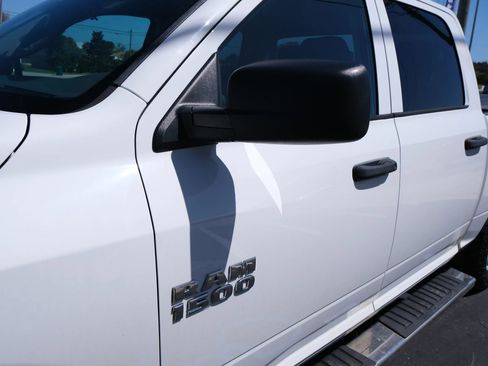 Used 2017 RAM 1500 Express AWD/4WD image 13