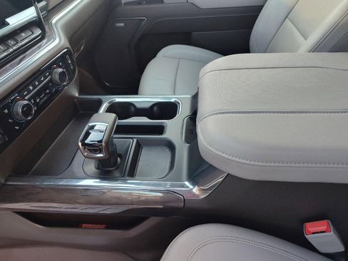 Used 2024 Chevrolet Silverado 1500 LTZ image 14