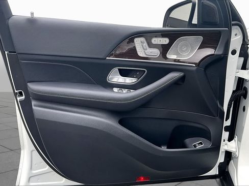 Certified 2026 Mercedes-Benz GLS 450 4MATIC image 19