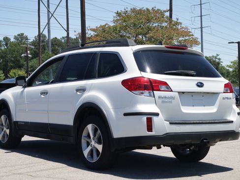 Used 2014 Subaru Outback 2.5i Limited AWD/4WD image 3