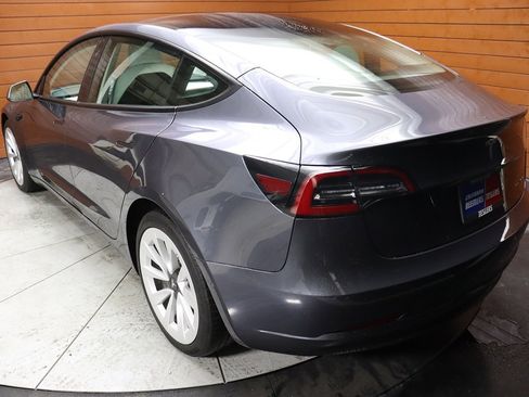 Used 2022 Tesla Model 3 image 10