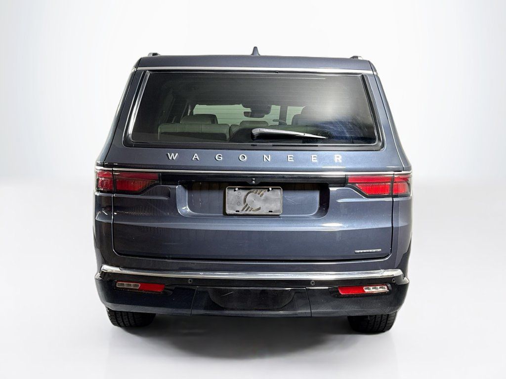 Used 2023 Jeep Wagoneer Series III w/ Convenience Group I RWD image 4