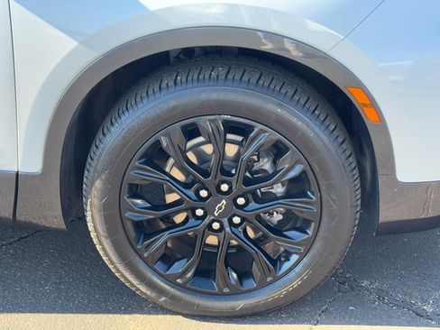 Used 2024 Chevrolet Blazer Premier w/ Driver Confidence II Package image 10