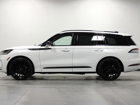 Used 2025 Lincoln Aviator Reserve w/ Luxury Package image 7