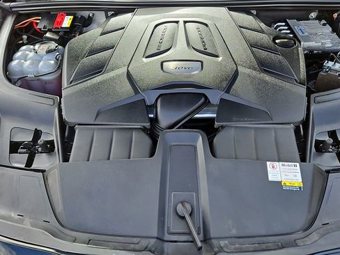 Used 2022 Porsche Cayenne image 23