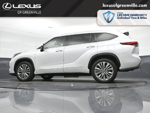 Used 2022 Toyota Highlander Platinum FWD image 19