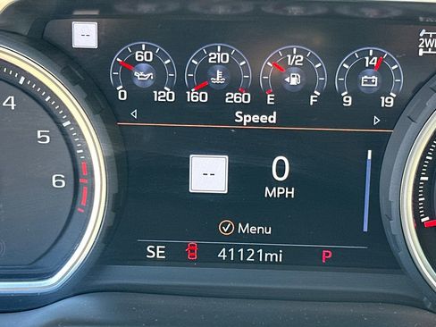 Used 2022 Chevrolet Silverado 1500 High Country w/ Technology Package image 27