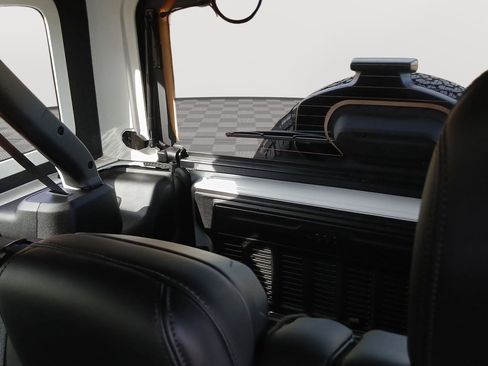 Used 2024 Jeep Wrangler Rubicon w/ Capability Package image 24