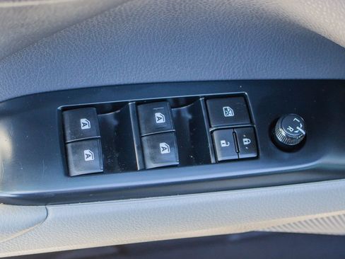 Used 2019 Toyota Camry LE image 13