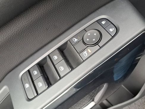 New 2025 Nissan Pathfinder SV image 17