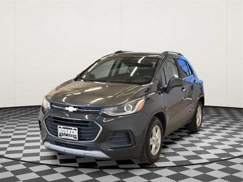 Used 2017 Chevrolet Trax LT w/ LT Convenience Package image 9