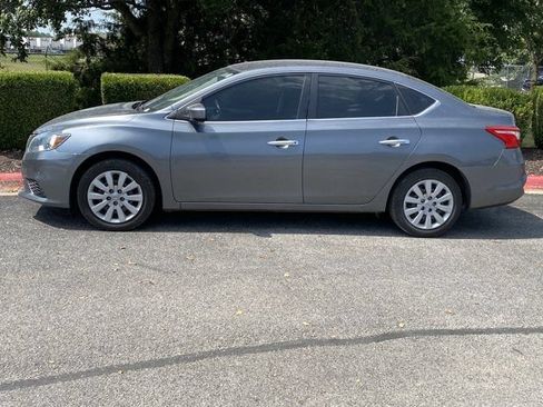 Used 2018 Nissan Sentra S FWD image 8