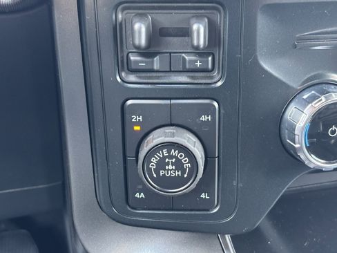 Used 2025 Ford F150 Lariat w/ Equipment Group 502A High image 4