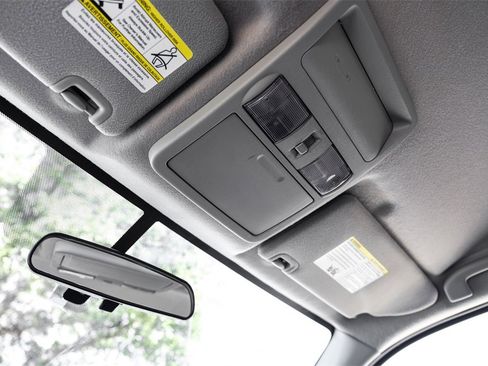 Used 2019 Nissan Frontier S image 25