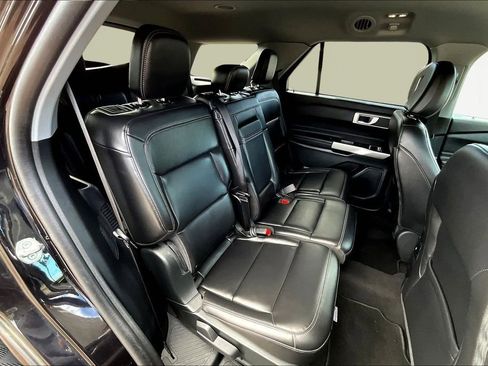 Used 2023 Ford Explorer XLT w/ Equipment Group 202A image 29