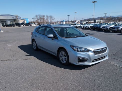 Used 2017 Subaru Impreza 2.0i Premium image 4