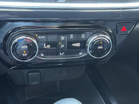 Used 2024 Chevrolet Trax RS w/ Driver Confidence Package FWD image 20