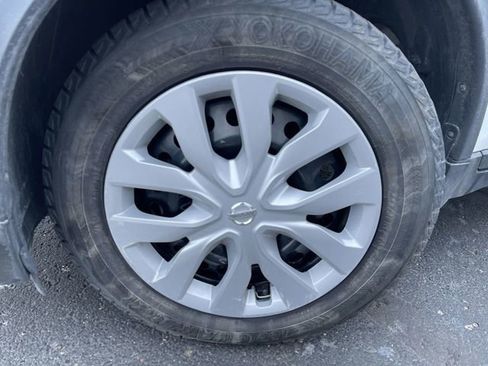 Used 2018 Nissan Rogue S image 31