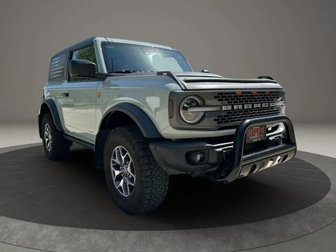 Used 2023 Ford Bronco Badlands AWD/4WD image 3