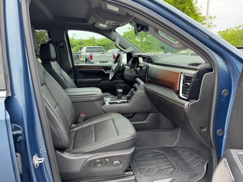 Used 2025 GMC Sierra 1500 Denali AWD/4WD image 32