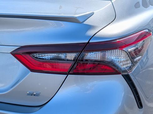 Used 2022 Toyota Camry SE image 17