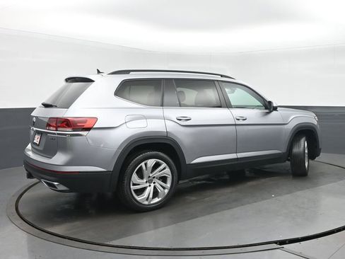 Used 2023 Volkswagen Atlas SE AWD/4WD image 3