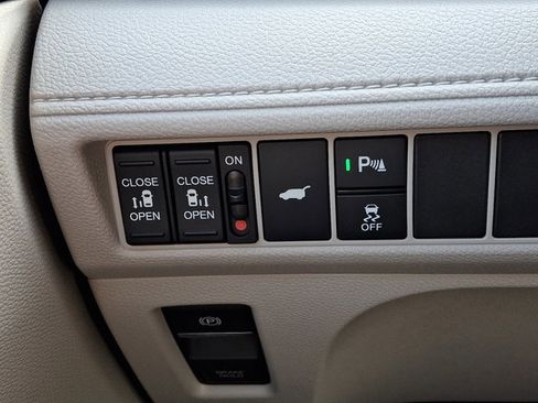 Certified 2025 Honda Odyssey Touring image 26