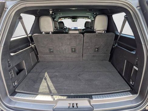 Used 2018 Lincoln Navigator L Select AWD/4WD image 6