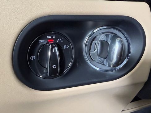 New 2026 Porsche Macan Turbo image 35