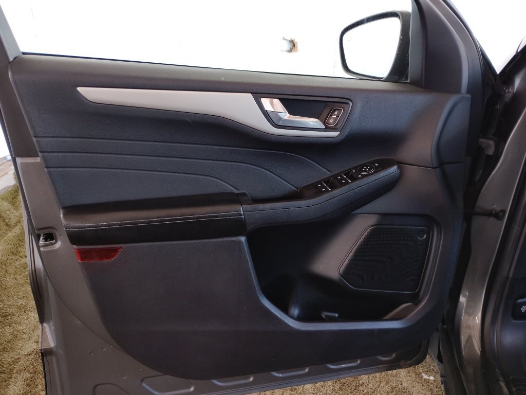 Used 2022 Ford Escape SEL FWD image 23