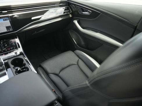 Certified 2025 Audi Q8 Prestige w/ Prestige Package image 26