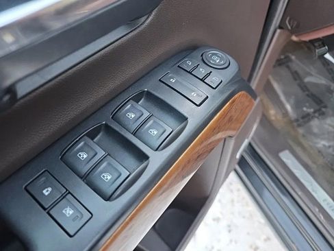 Used 2016 Chevrolet Silverado 2500 High Country image 13