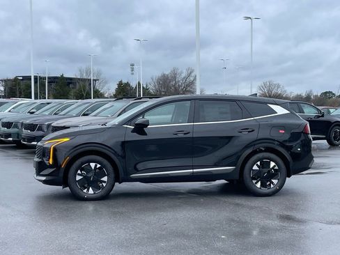 New 2026 Kia Sportage LX FWD image 4