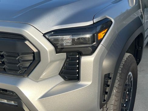 Used 2024 Toyota Tacoma TRD Off-Road AWD/4WD image 4