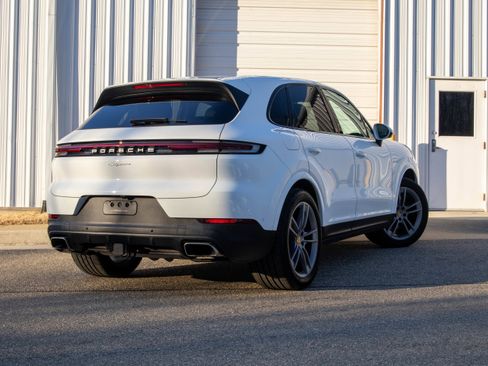 Certified 2024 Porsche Cayenne image 7