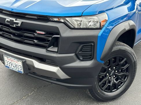 Used 2023 Chevrolet Colorado Trail Boss w/ Technology Package AWD/4WD image 3