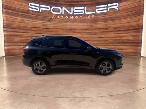 Used 2024 Ford Escape ST-Line w/ Tech Pack #1 AWD/4WD image 8